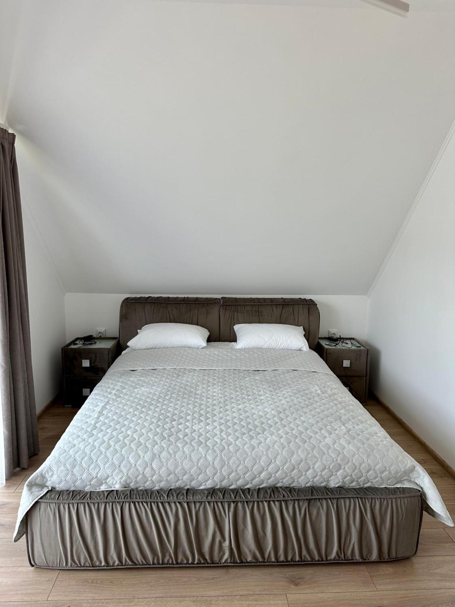 Apartment Velvet Skhidnytsia